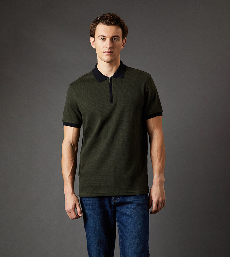 Contrast Collar Zipper Neck Polo T-Shirt