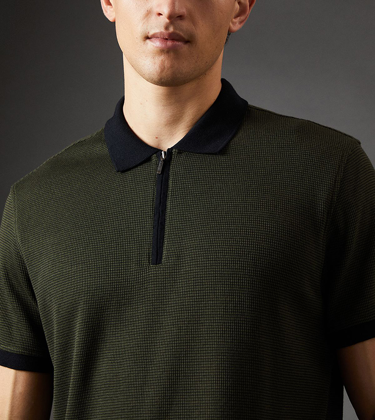 Contrast Collar Zipper Neck Polo T-Shirt