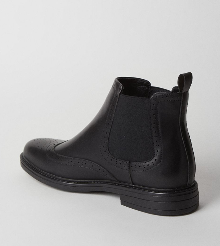 Round Toe Smart Chelsea Boots
