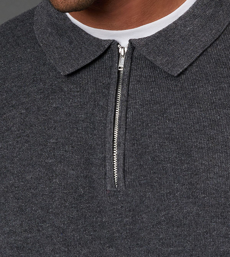 تيشيرت بولو بياقة بسحاب وبكم طويل