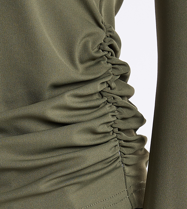 Solid Ruched Side Long Sleeve Top