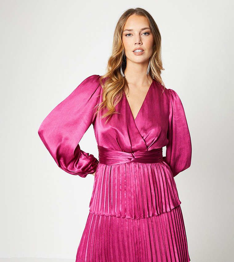 1330049 Pink Tiered Pleated Dress