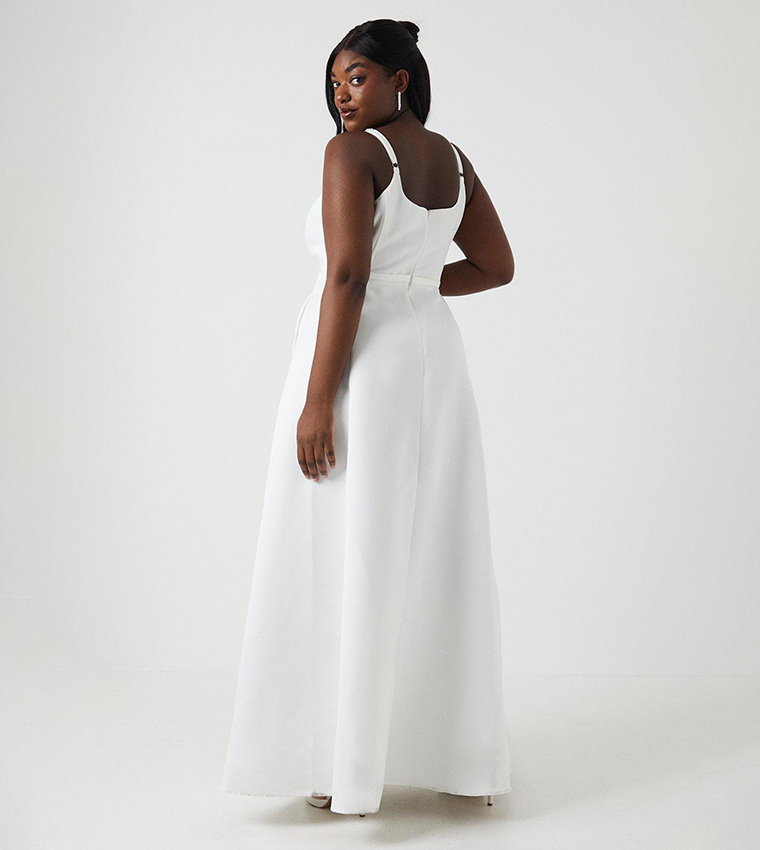 فستان زفاف ساتان بمقاس كبير 