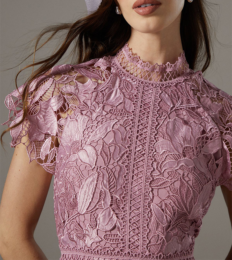 فستان ميني بطبعة زهور مزخرف بكشكشة