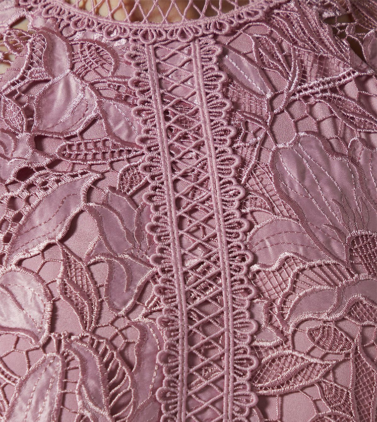 فستان ميني بطبعة زهور مزخرف بكشكشة