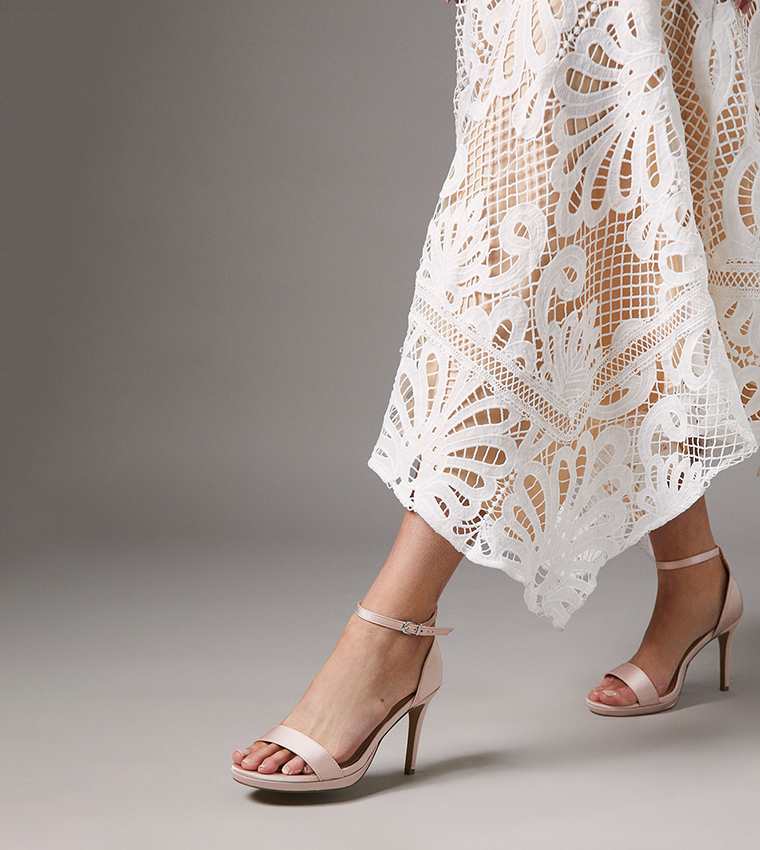 Clover Twist Front Block Heel Sandals