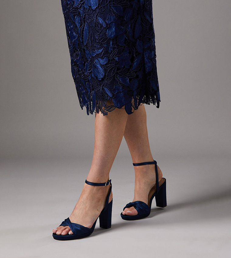 Clover Twist Front Block Heel Sandals