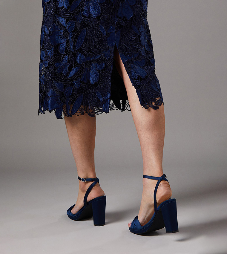 Clover Twist Front Block Heel Sandals
