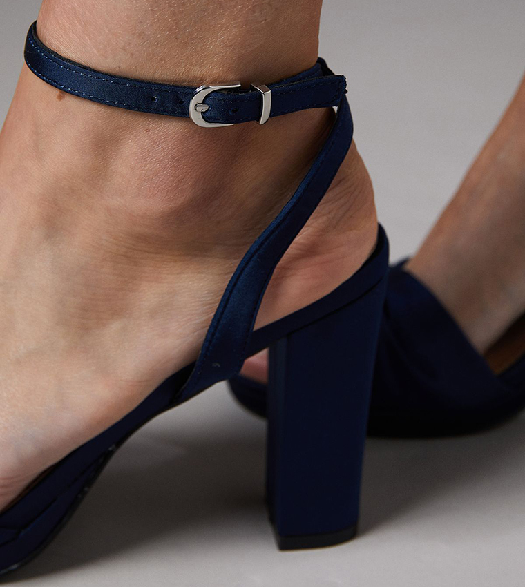 Clover Twist Front Block Heel Sandals