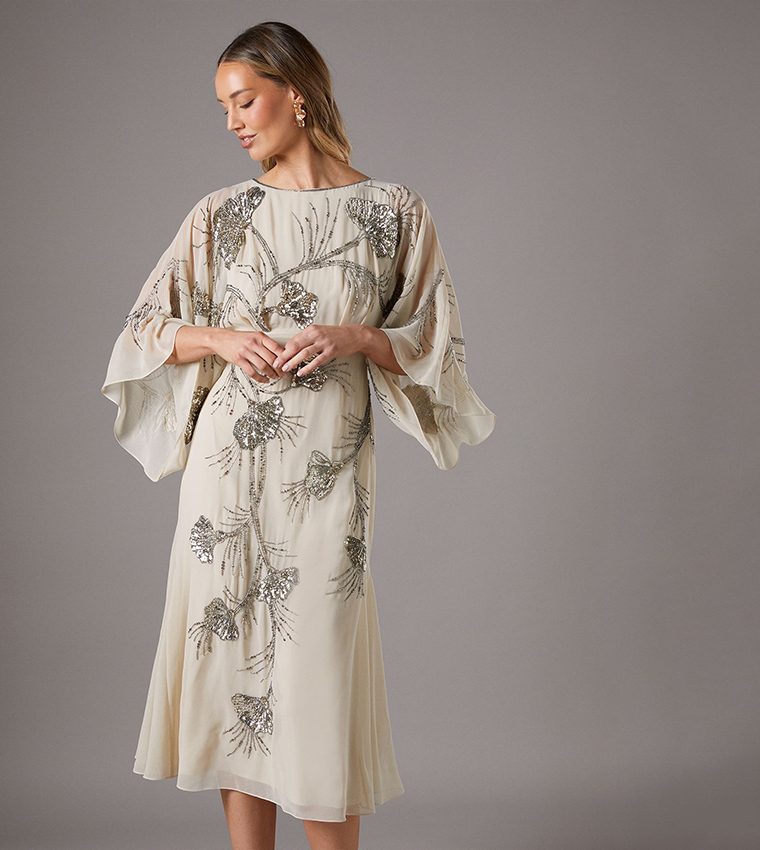 فستان ميدي بأكمام كاب مرصعة بالترتر