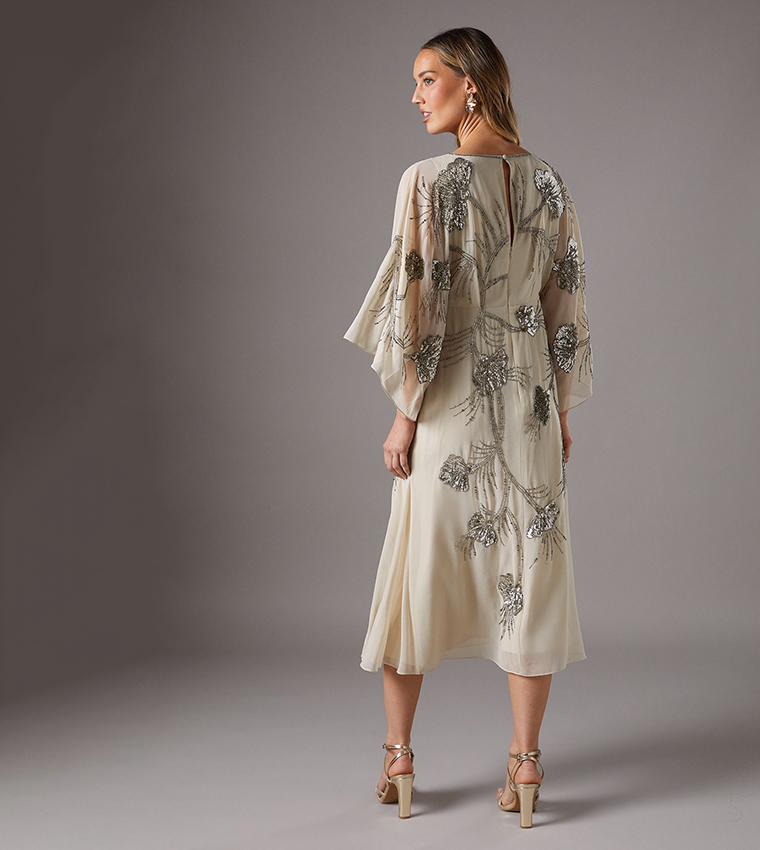 فستان ميدي بأكمام كاب مرصعة بالترتر