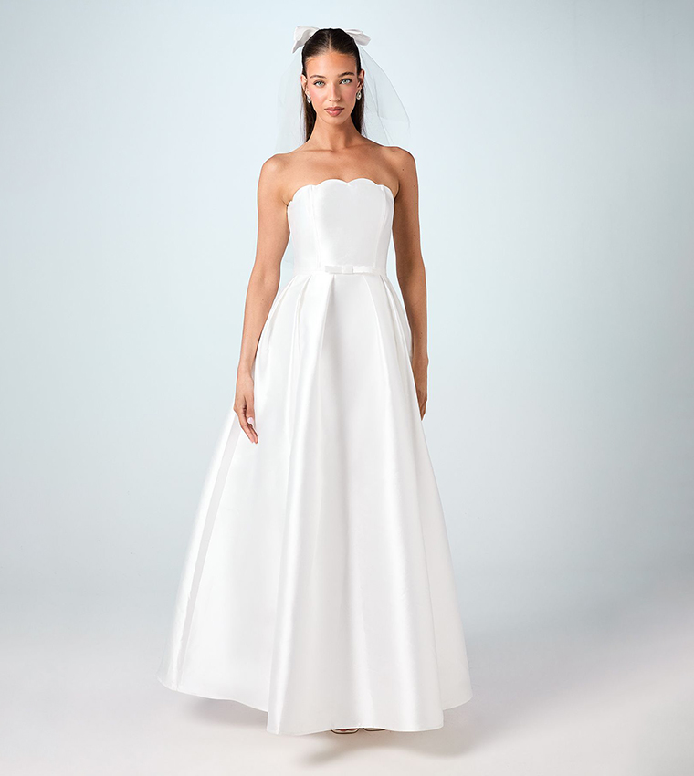 Scalloped Strapless Maxi Wedding Dress