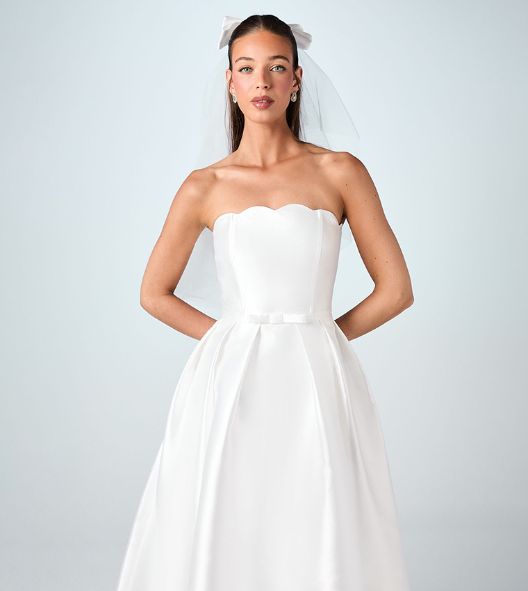 Scalloped Strapless Maxi Wedding Dress