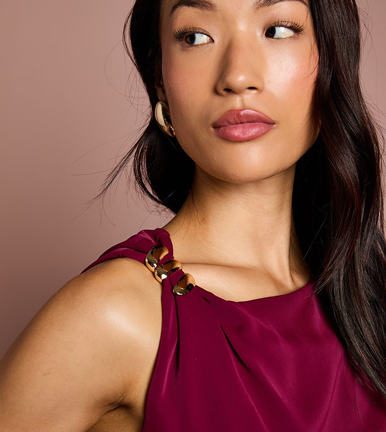 Sleeveless Ruched Maxi Dress with Buckle Detail