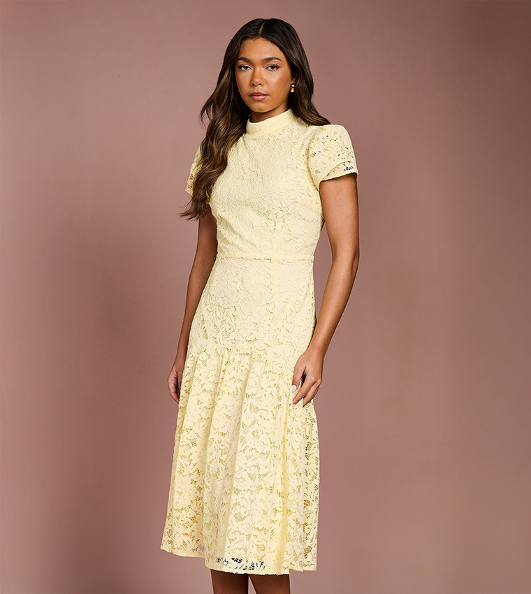 فستان ميدي بقبة عالية وكم مكشكش