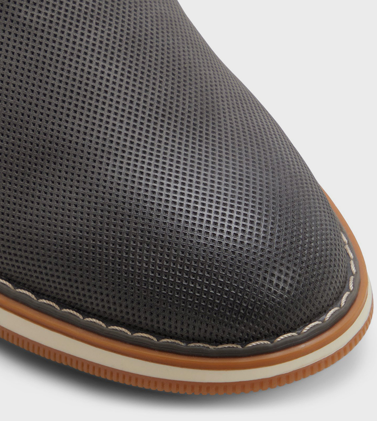 سنيكرز سادة برباط 