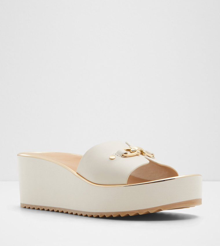 BERIANA Metal Detail Wedges