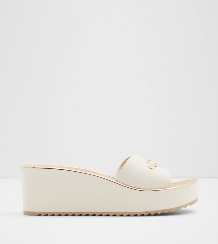 BERIANA Metal Detail Wedges