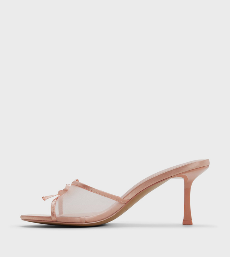 صندل بكعب ومقدمة مفتوحة 