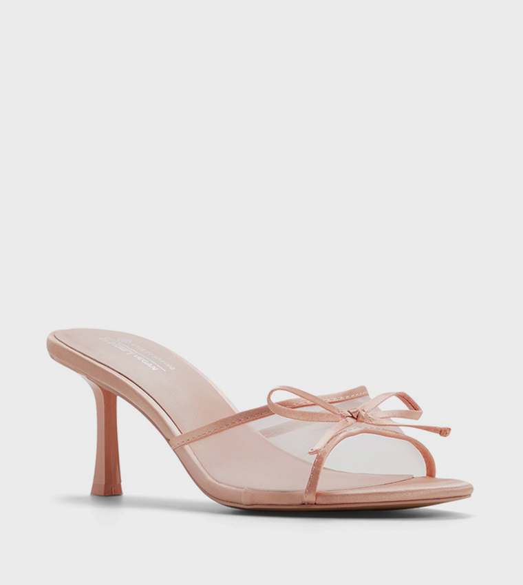 صندل بكعب ومقدمة مفتوحة 