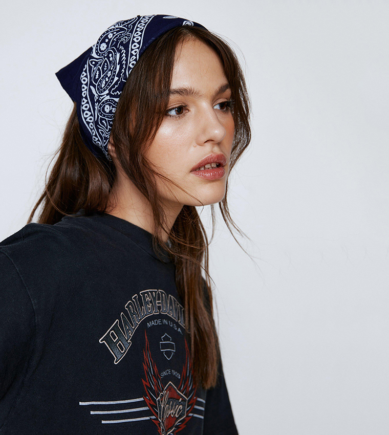 Buy Nasty Gal Paisley Bandana In Navy 6thStreet Kuwait