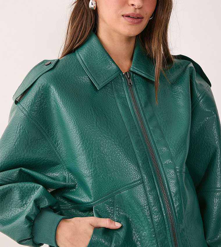 جاكيت بومبر جلد صناعي بسحاب 