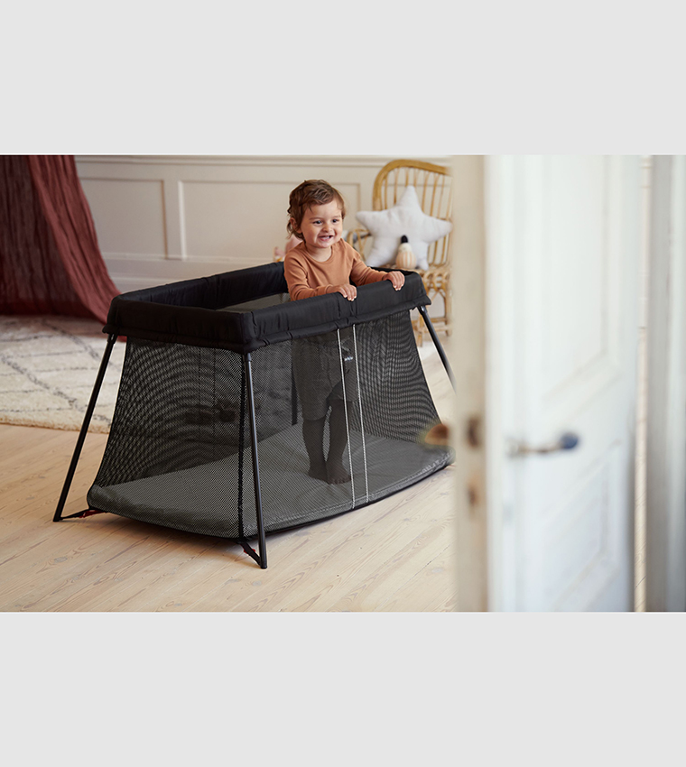 Black travel hot sale cot