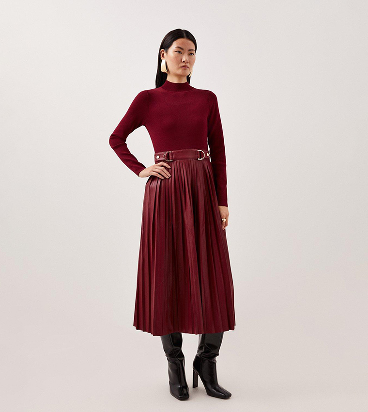 Maxi dress with pleated skirt hotsell