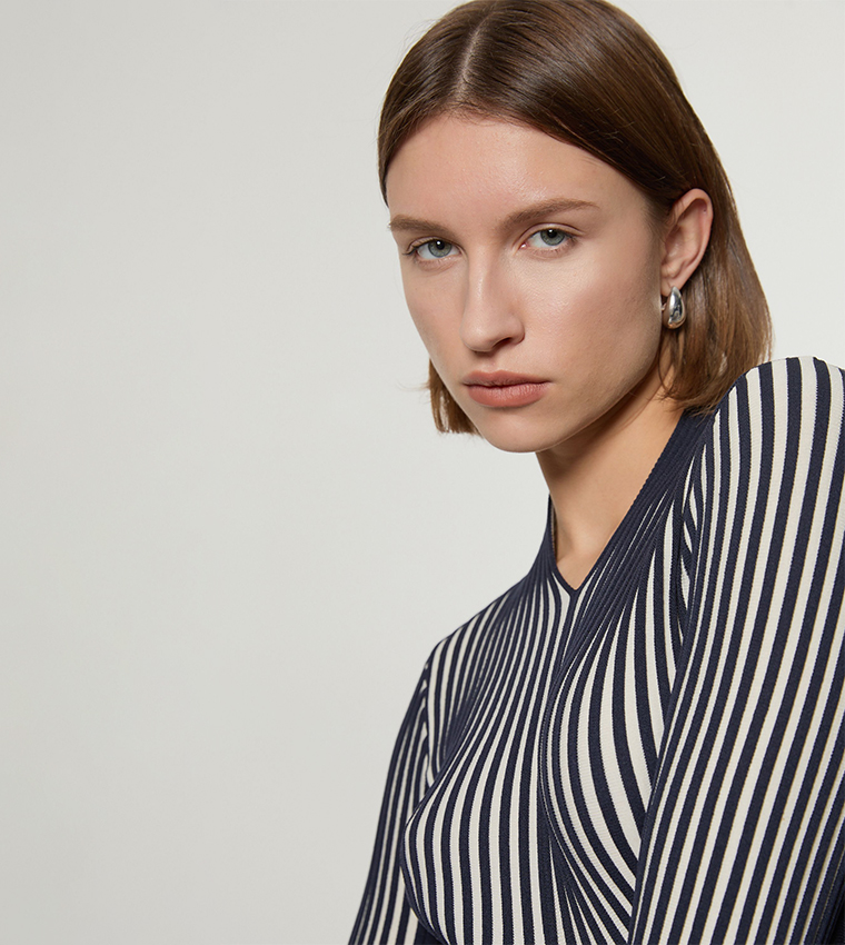 Stripe Fitted Long Sleeves Knitted Top