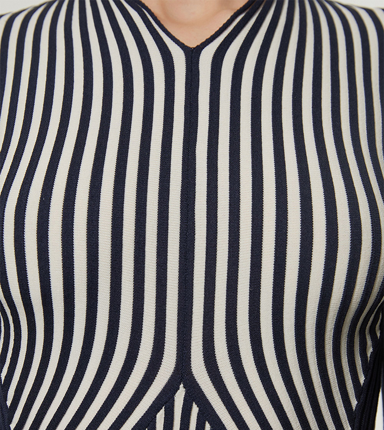 Stripe Fitted Long Sleeves Knitted Top