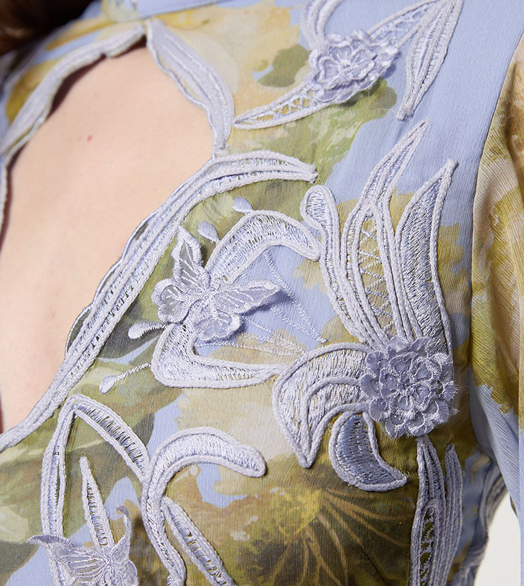 Petite Floral Applique Lace Pleated Woven Maxi Dress