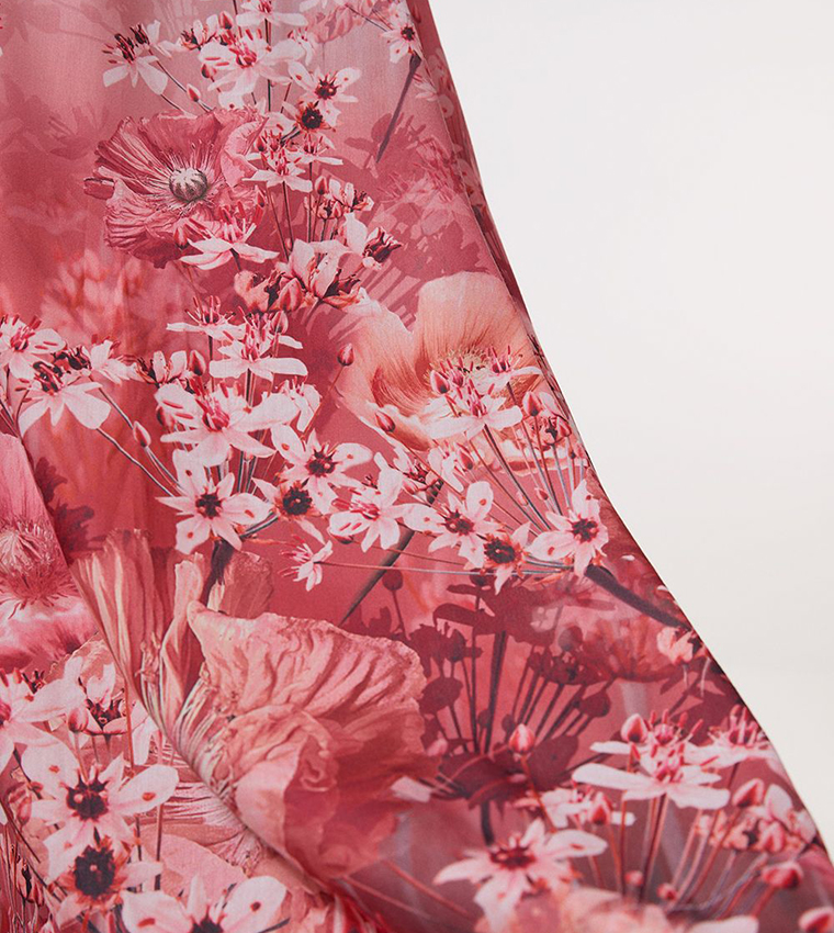 Trailing Floral Printed Woven High Neck Maxi Dress