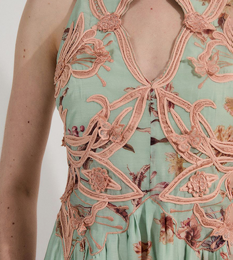 Petite Floral Appliqued Lace Maxi Dress