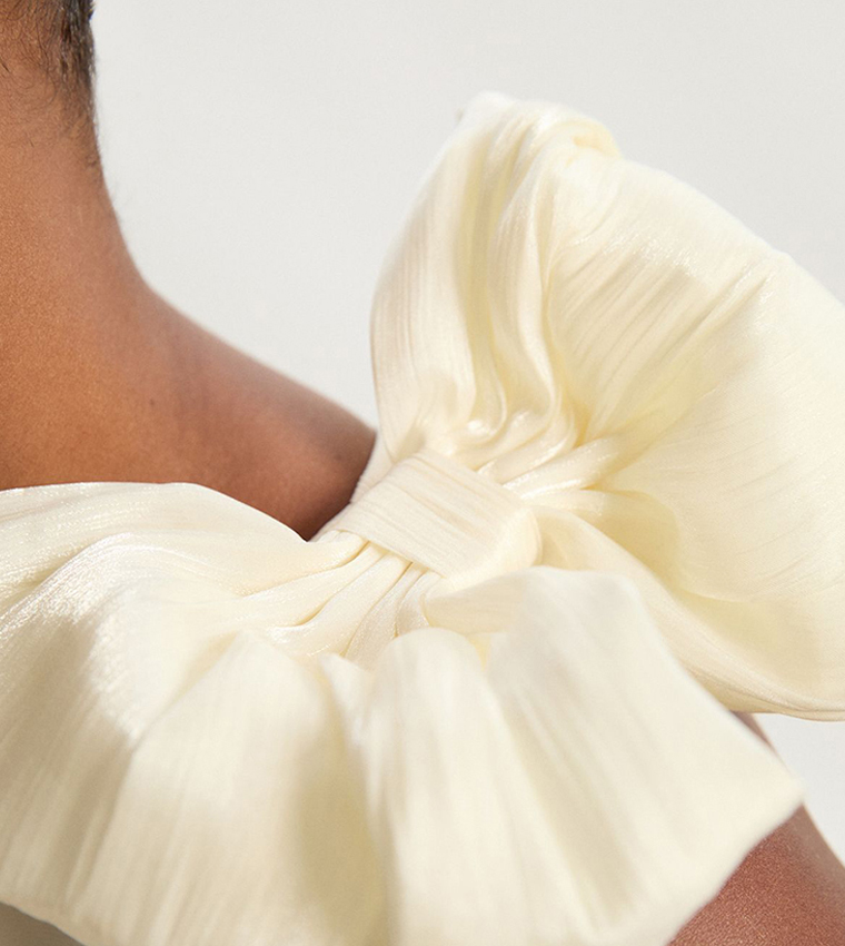 Curve Bandage Sleeves Detail Maxi Dress