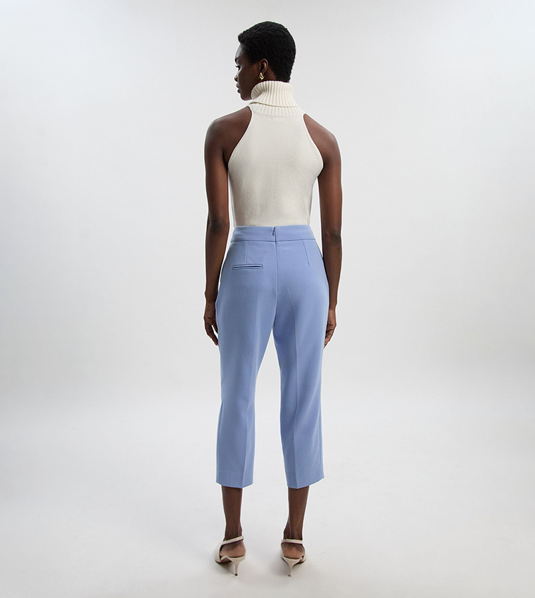 بنطال بقصة ضيقة وخصر عالي للمقاسات الصغيرة 