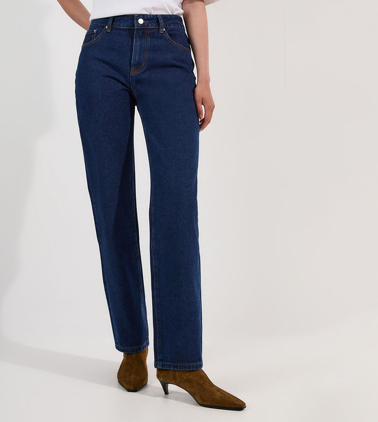 Rigid Mid Rise Straight Fit Jeans