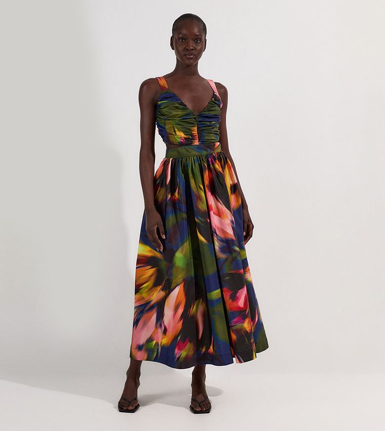 فستان ميداكسي تفتا بنقشة زهور مموهة