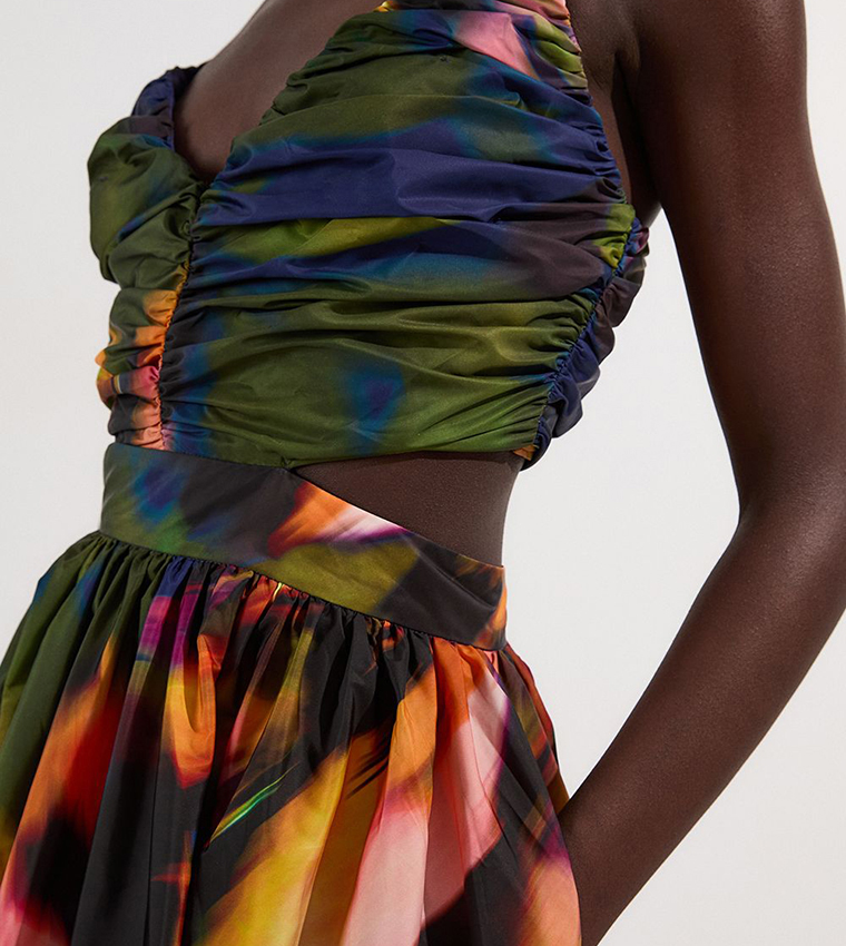 فستان ميداكسي تفتا بنقشة زهور مموهة