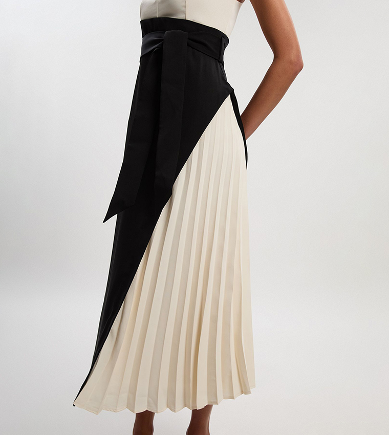 فستان ميدي بكسرات جانبية للمقاسات الصغيرة 