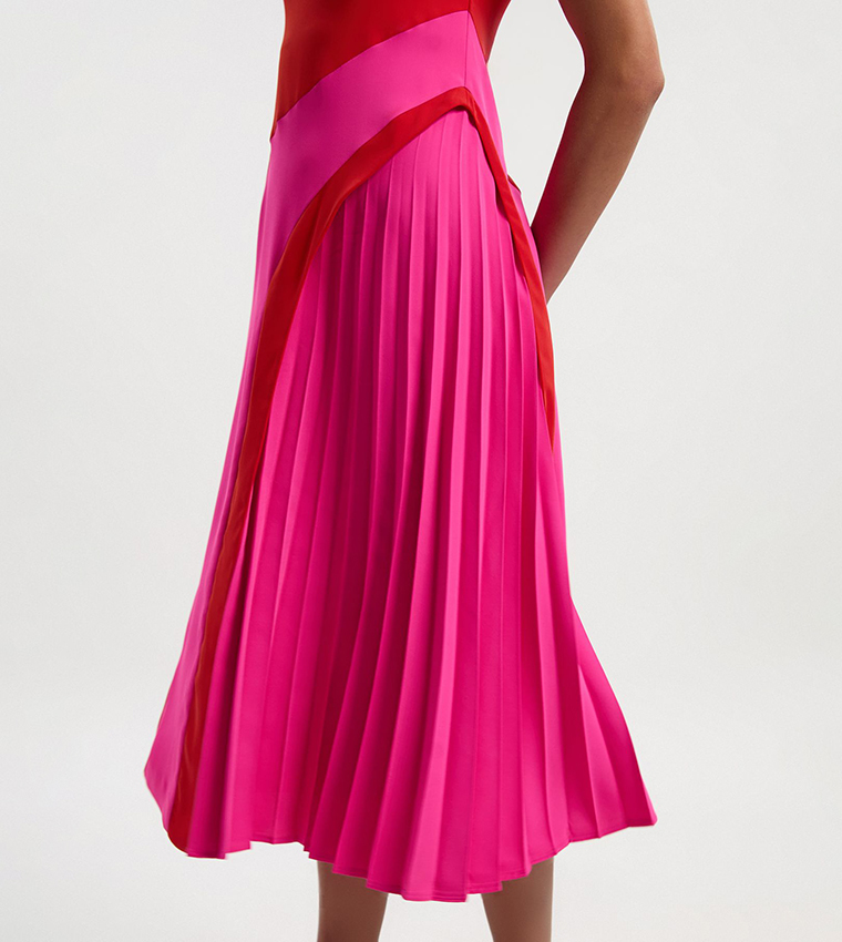 Soft Tailored Color block High Neck Pleated Midi Dress