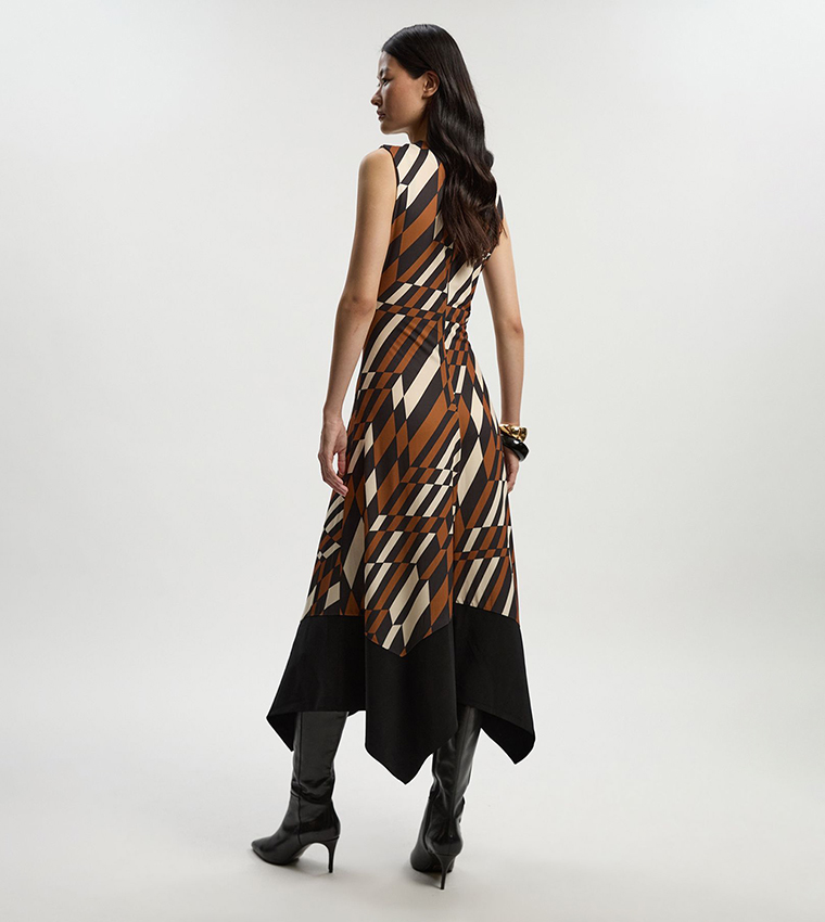 Geo Printed Jersey Crepe Hanky Hem Maxi Dress