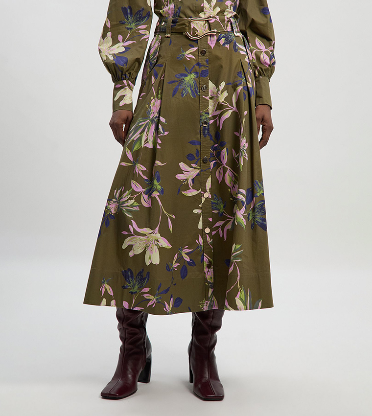 تنورة ميدي بطبعة 