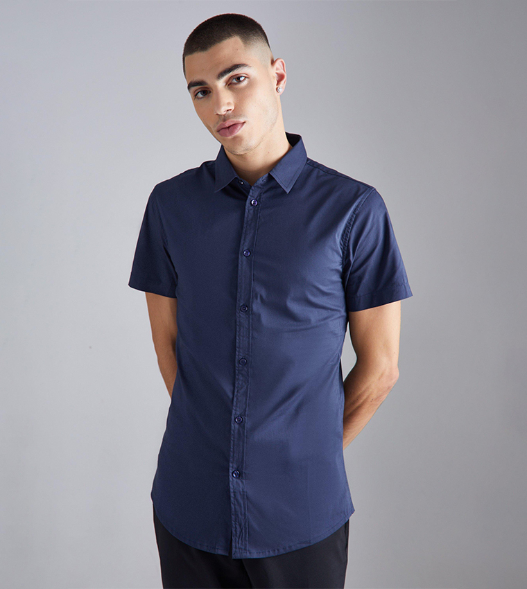 Solid Long Sleeves Slim Fit Shirt