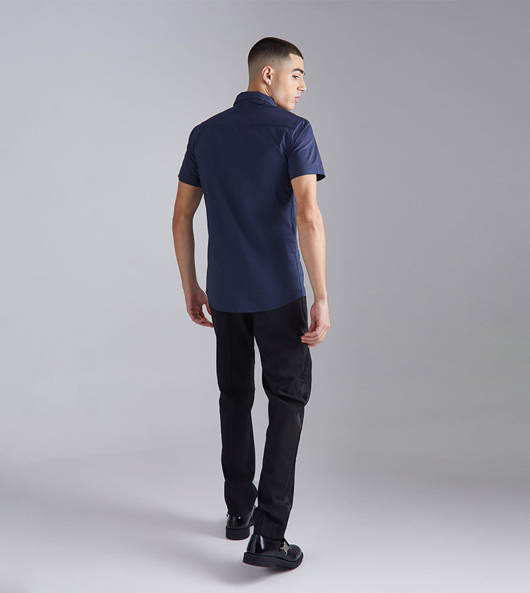 Solid Long Sleeves Slim Fit Shirt