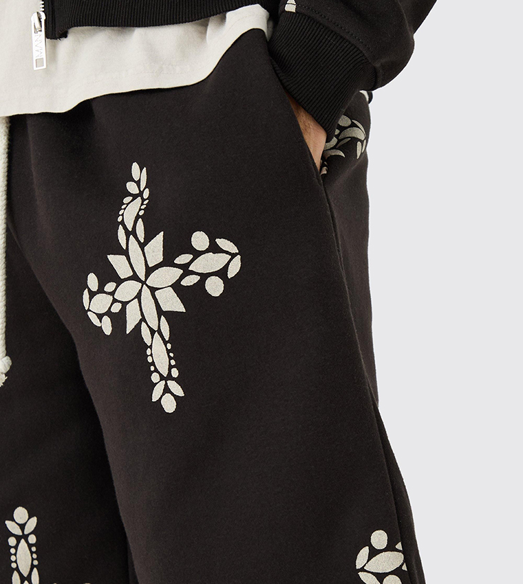 Mid Rise Cross Print Oversized Shorts