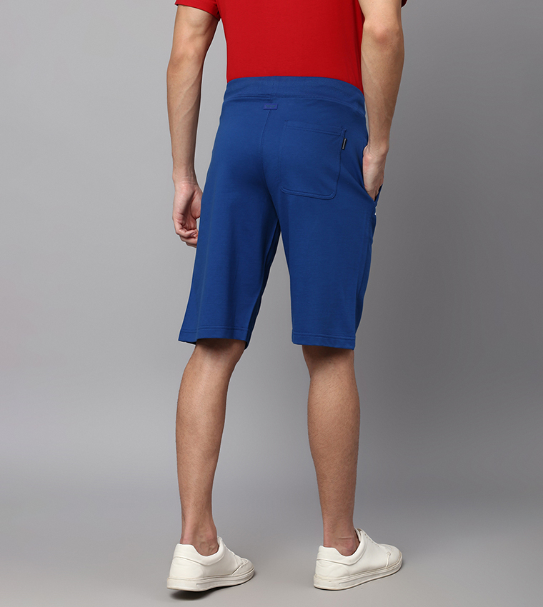 شورت رياضي مطرز بخصر عالي 