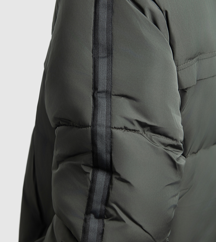 Logo Badge Hooded Puffer Jacket