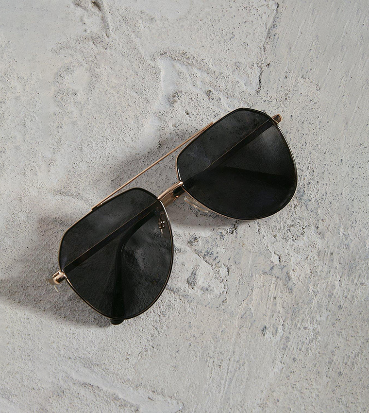 Tinted Metal Frame Aviator Sunglasses