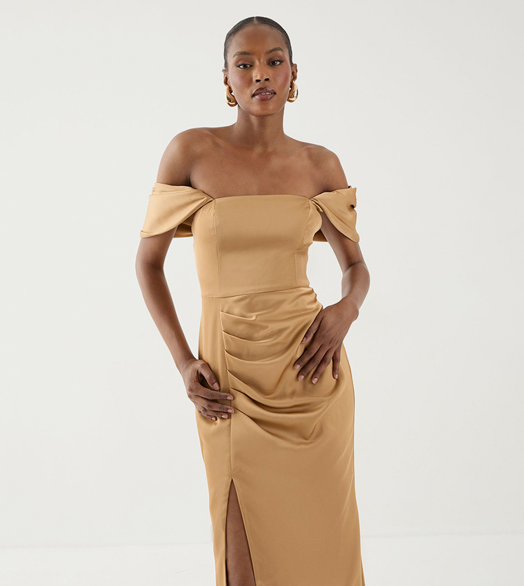 فستان وصيفات العروس ماكسي ساتان بكشكشة 