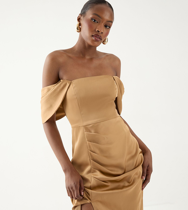 فستان وصيفات العروس ماكسي ساتان بكشكشة 